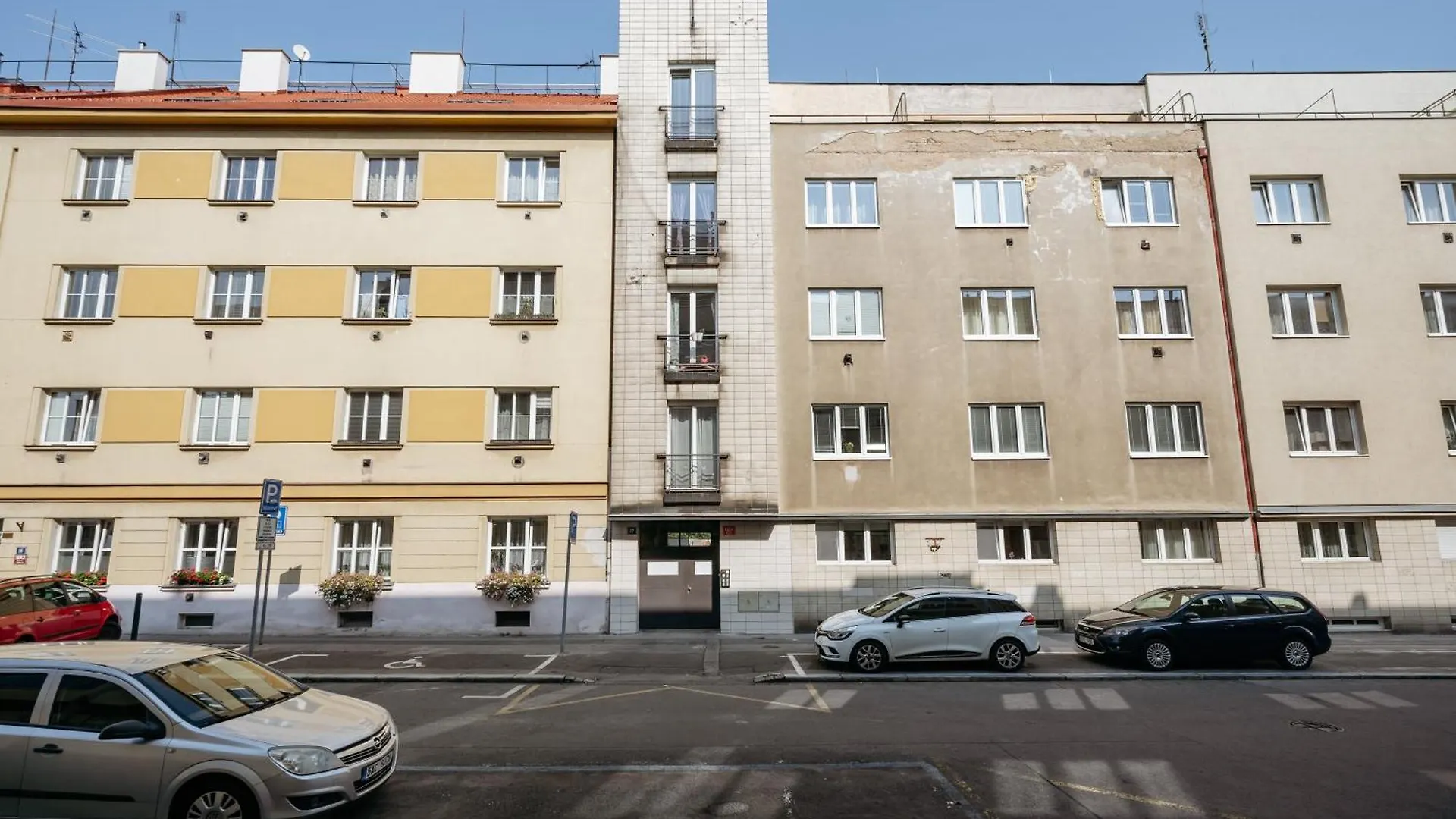 Prague Days - Open-Plan Studio - Close To Vysehrad Castle Apartment